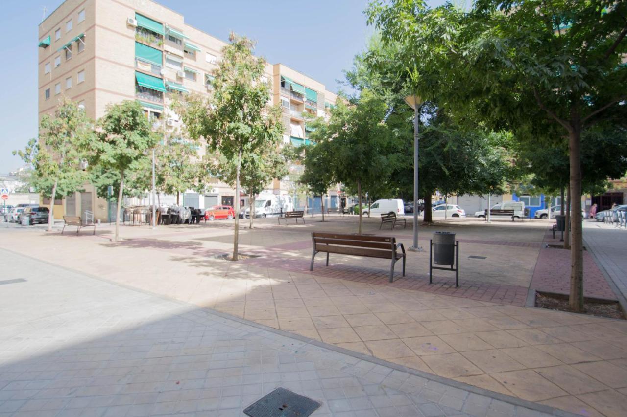 Piso Estadio de los Carmenes Granada Exterior foto